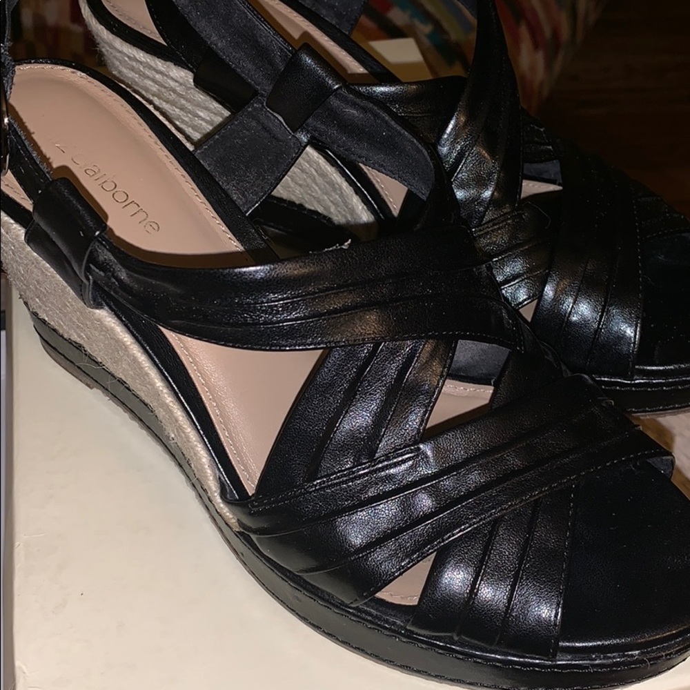Liz Claiborne Jenson Wedge; 8.5
